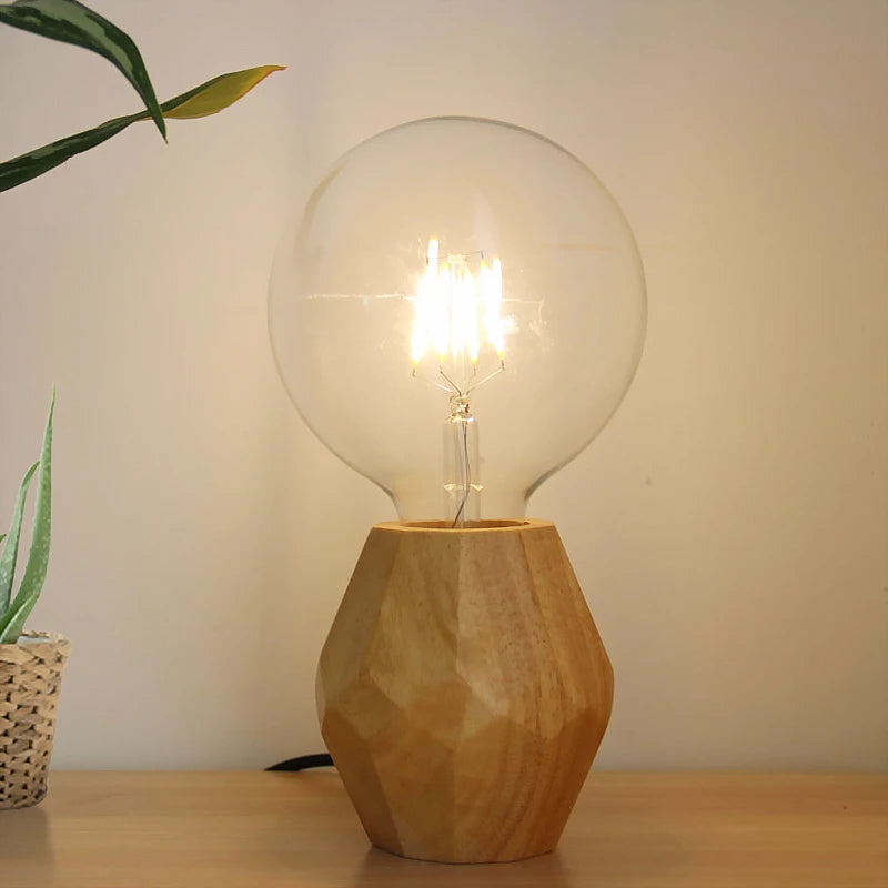 Fascino Retrò con Lampada da Tavolo Poliedro