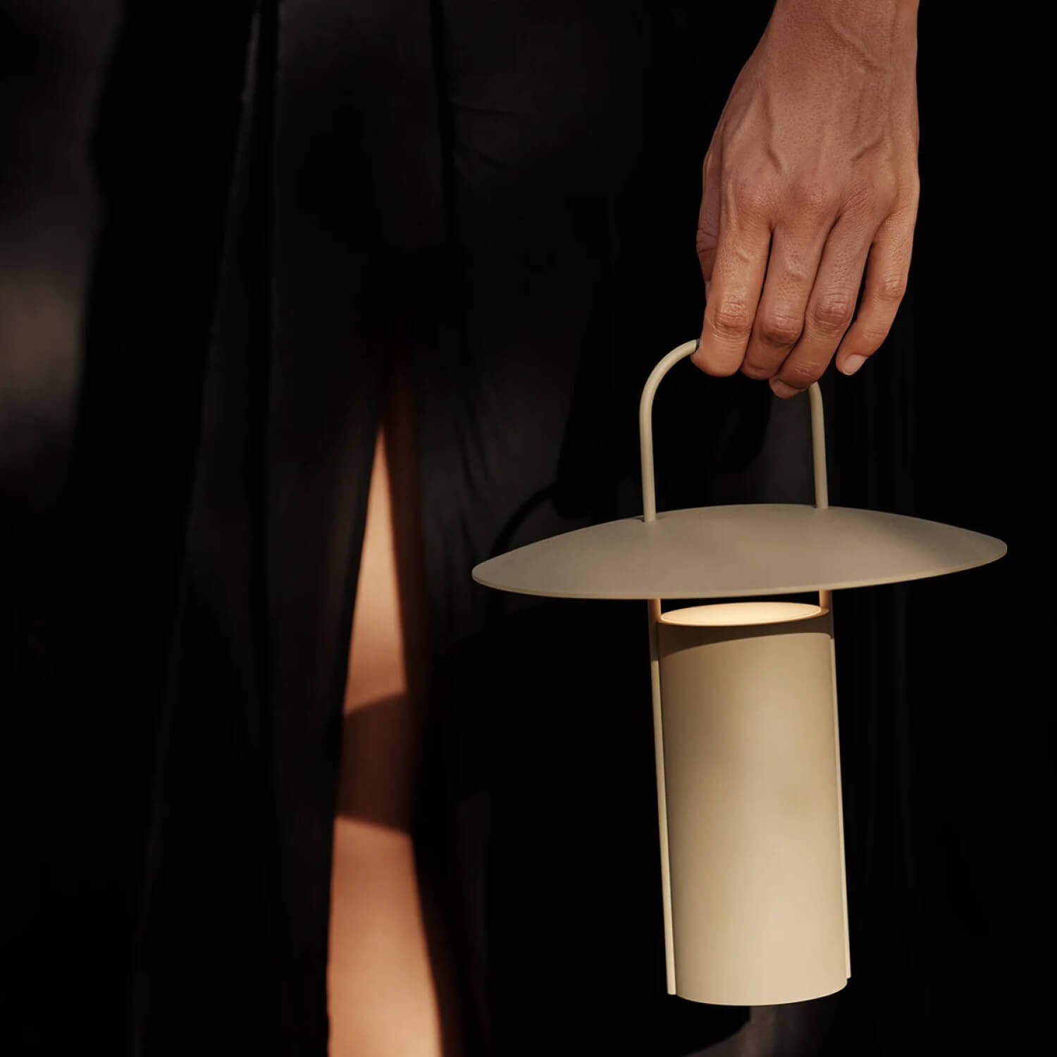 Lampada da Tavolo Ricaricabile USB: Illuminazione Elegante e Funzionale per Ogni Occasione