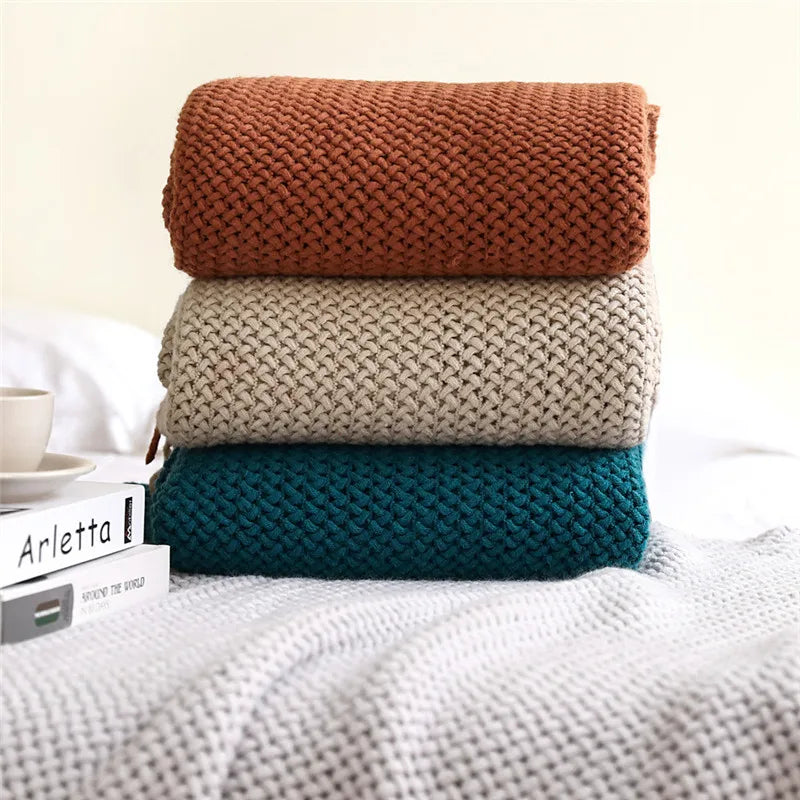 Coperta Lavorata a Maglia Nordic: Eleganza e Comfort per la Tua Casa