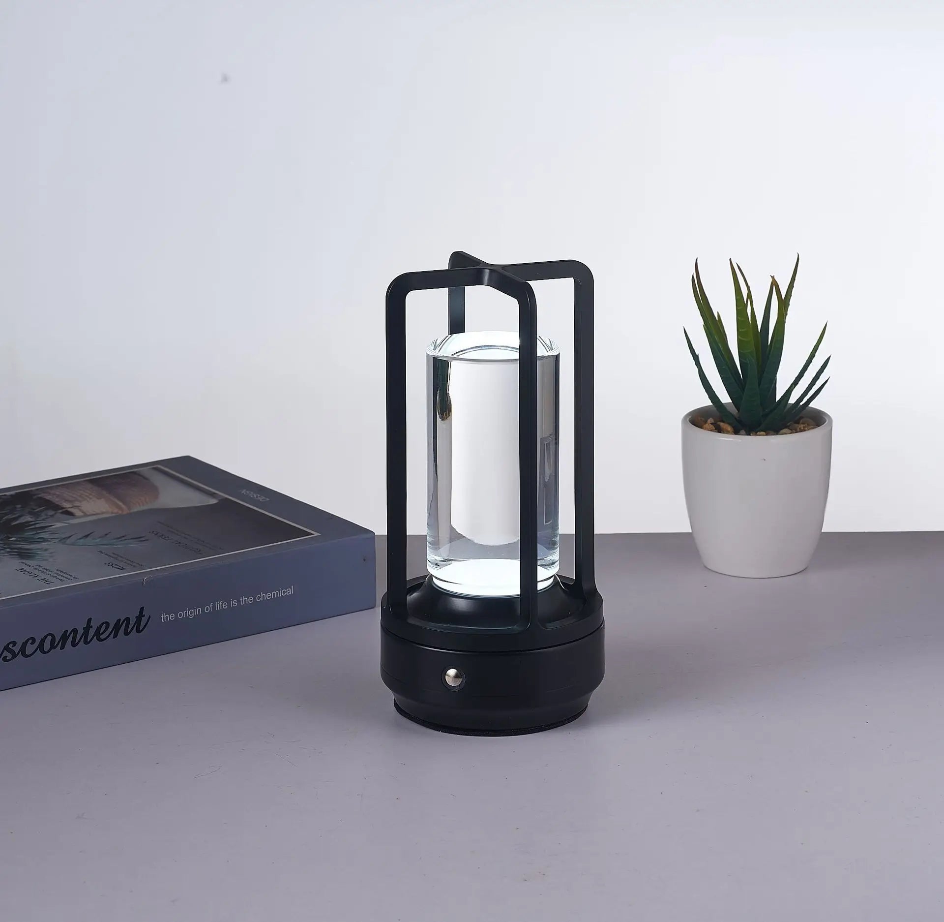 Lampada da Tavolo LED Senza Fili: Design Industriale e Versatilità