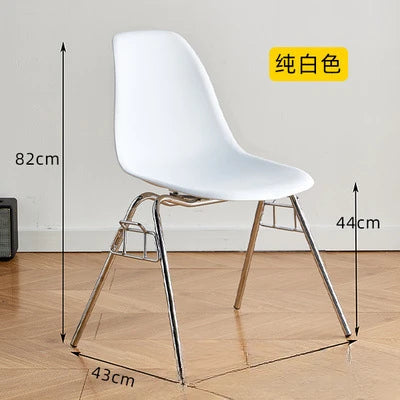 Sedia Designer in Stile Antico Nordico - Eleganza e Funzionalità per la Tua Sala da Pranzo o Studio
