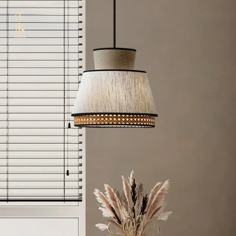 Lampadario in Rattano Intrecciato a Mano: Design Vintage per la Tua Casa