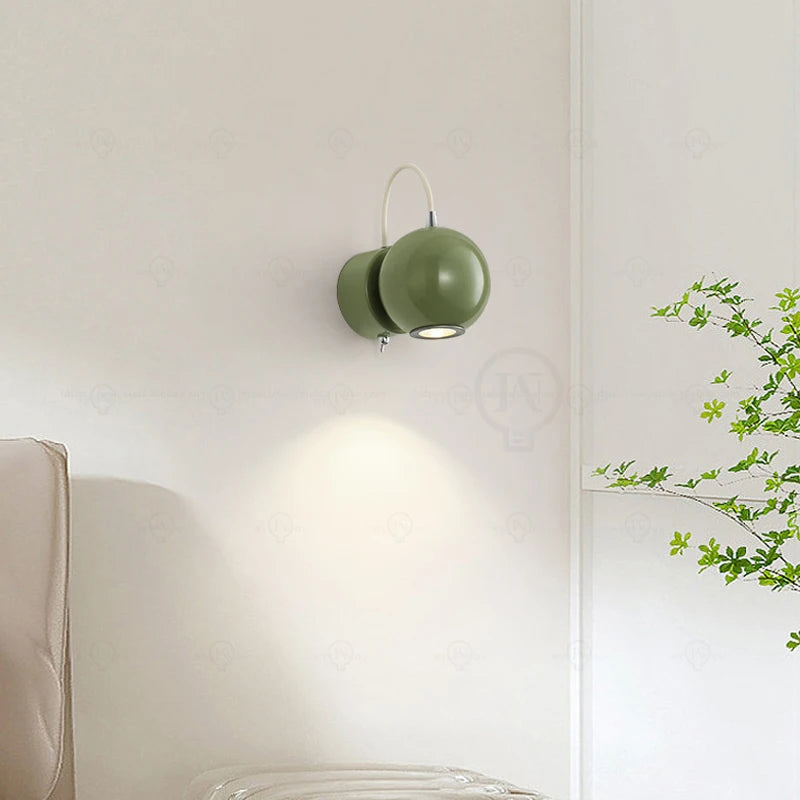 Lampada da Parete Minimalista di Lusso - Eleganza e Funzionalità per Ogni Camera