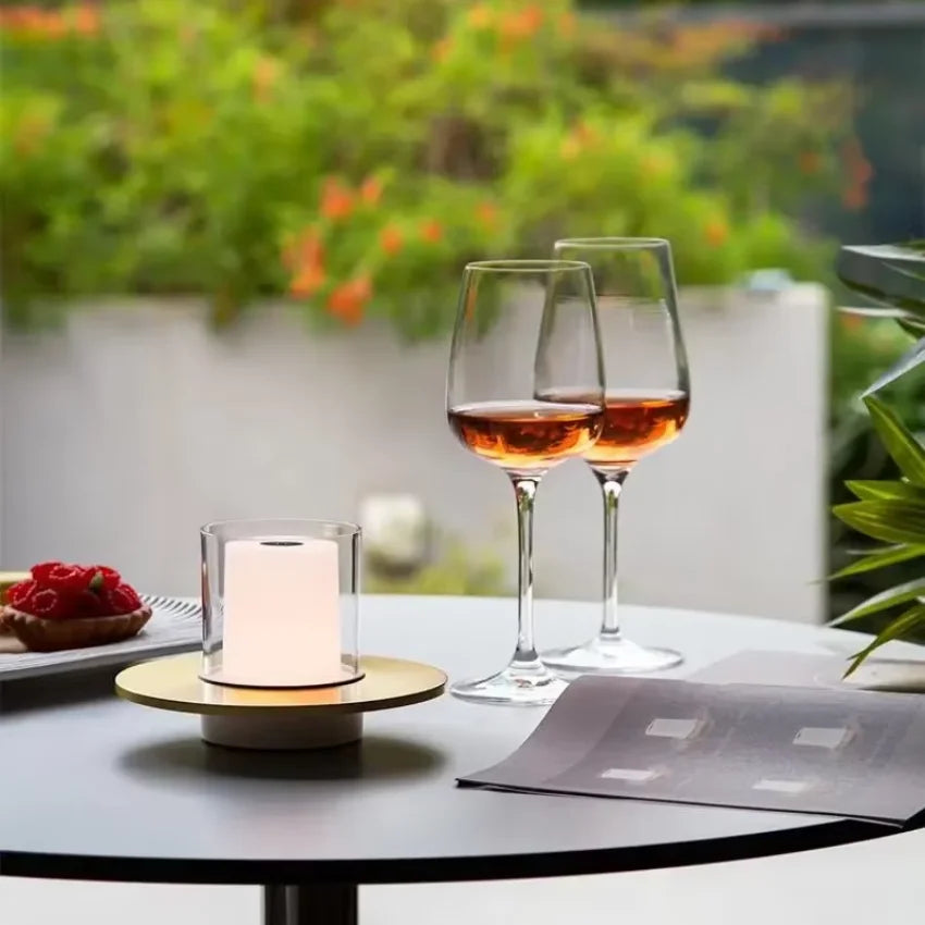 Lampada da Tavolo LED con Sensore Tattile: Atmosfera Romantica e Funzionalità Moderna