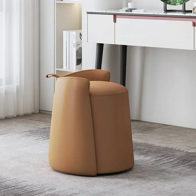 Sgabello Moderno e Lusso: Design Minimalista per la Tua Casa