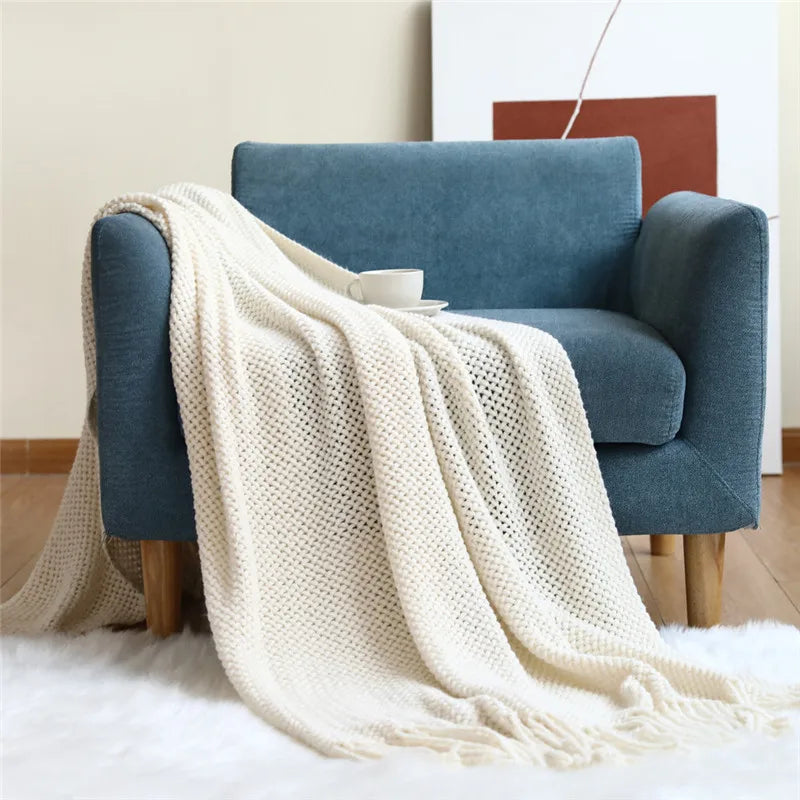 Coperta Lavorata a Maglia Nordic: Eleganza e Comfort per la Tua Casa