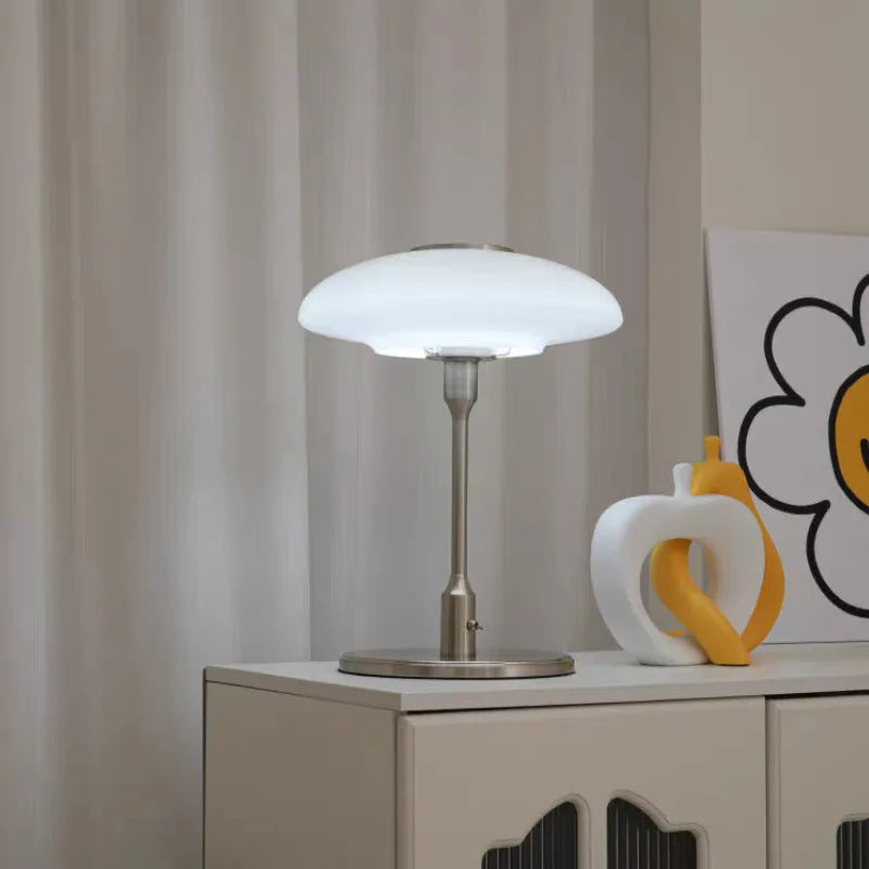 Lampada Bauhaus Danish Luce che parla di eleganza senza tempo