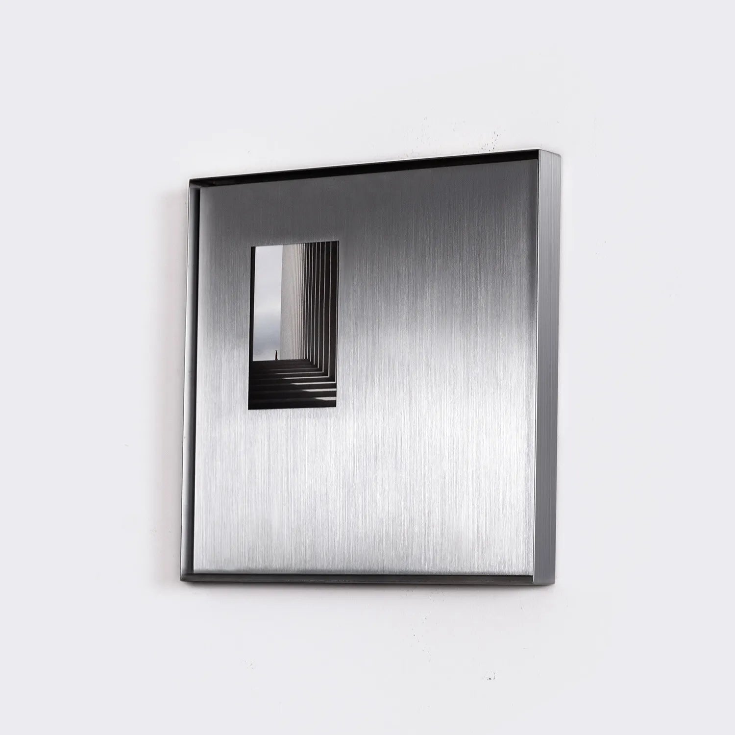 Cornice da Parete in Acciaio Inox Satinato – Trasforma i Tuoi Ricordi in un'Opera di Design