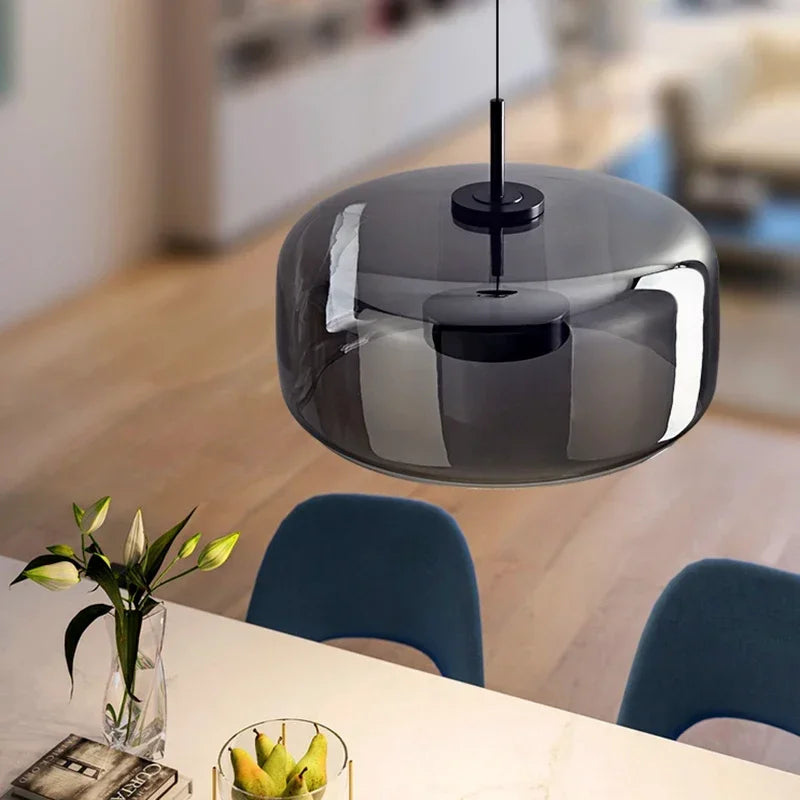 Lampada a Sospensione in Vetro: Design Moderno per la Tua Sala da Pranzo