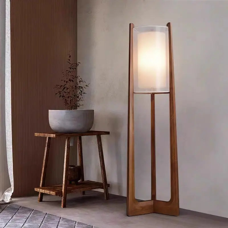 Lampada da Terra Giapponese Quinn - Eleganza e Raffinatezza per Ogni Ambiente