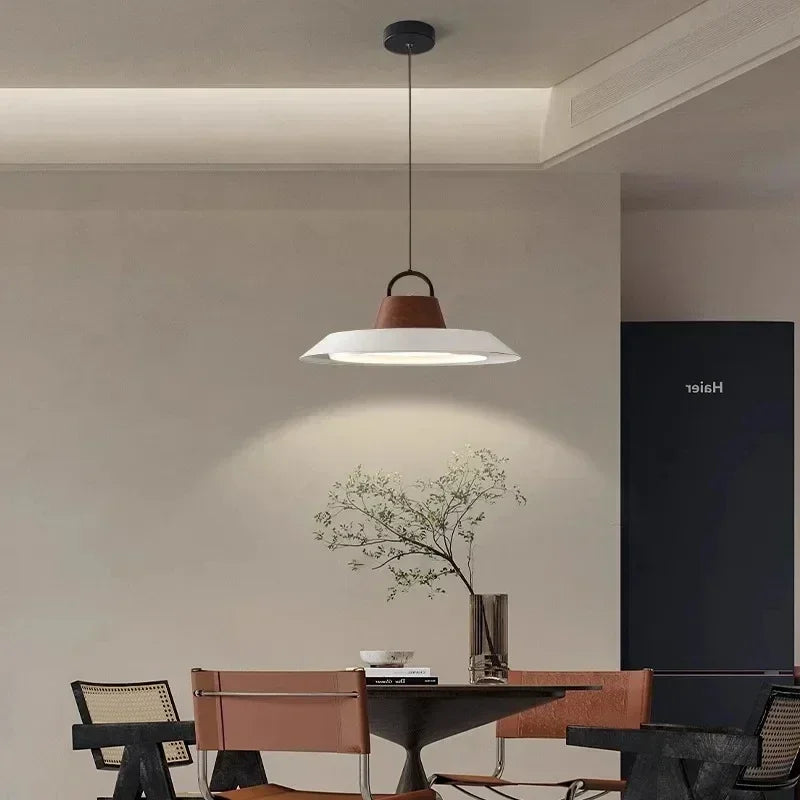 Lampada a Sospensione in Ferro Minimalista - Eleganza e Raffinatezza per Ogni Ambiente