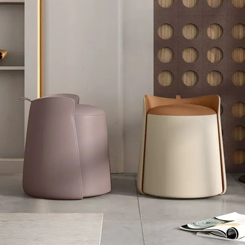 Sgabello Moderno e Lusso: Design Minimalista per la Tua Casa