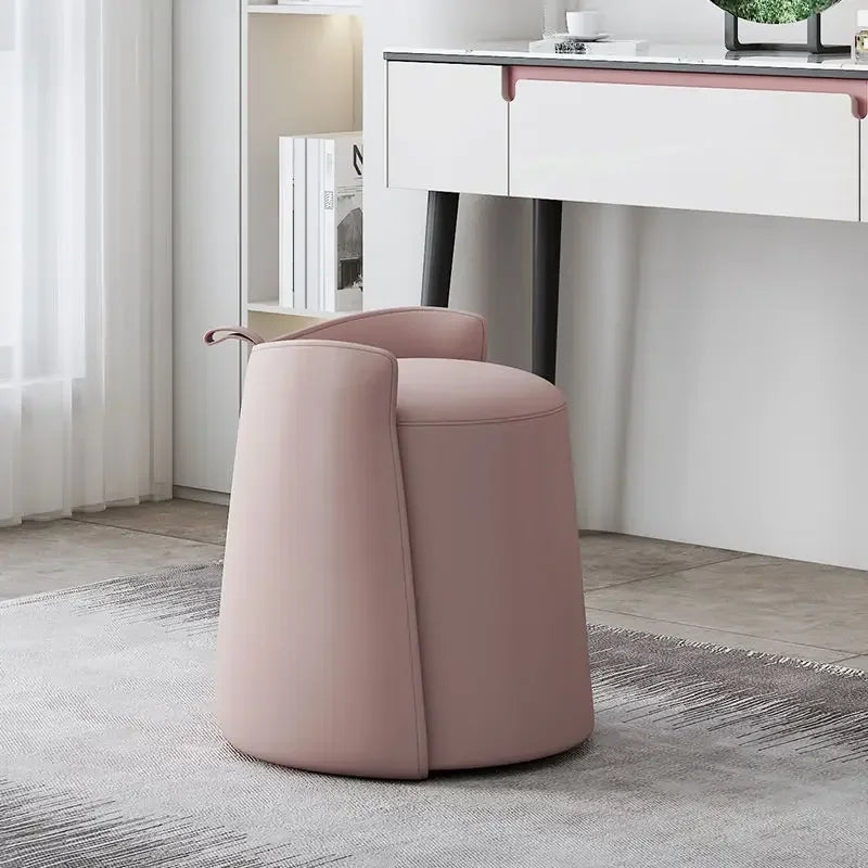 Sgabello Moderno e Lusso: Design Minimalista per la Tua Casa