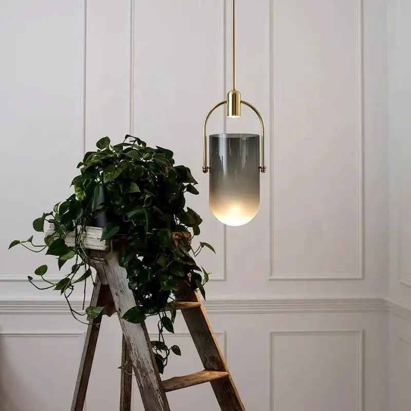 Lampada a Sospensione Postmoderna - Eleganza e Raffinatezza per Ogni Ambiente