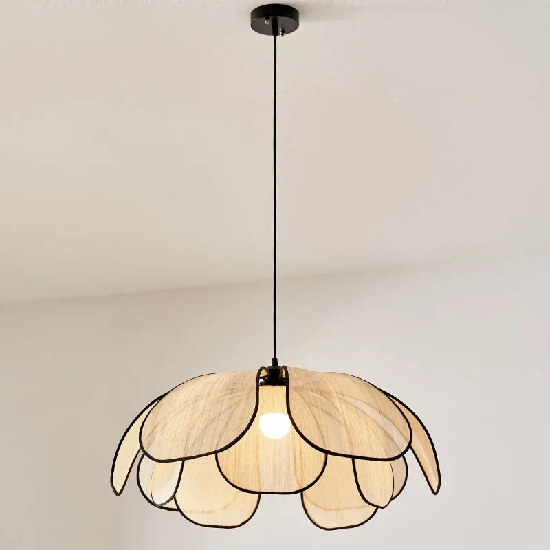 Eleganza e Stile: Lampade a Sospensione in Tessuto Giapponese per Ogni Ambiente