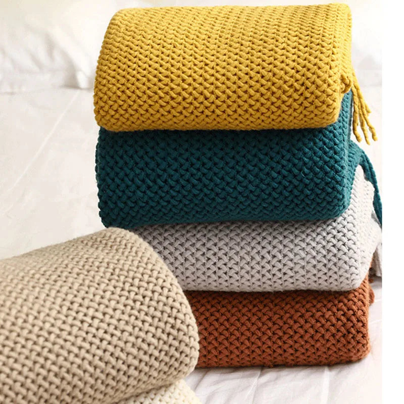 Coperta Lavorata a Maglia Nordic: Eleganza e Comfort per la Tua Casa