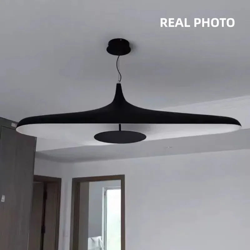 Lampada a Sospensione in Resina Wabi-Sabi – Design Nordico e Luce Variabile