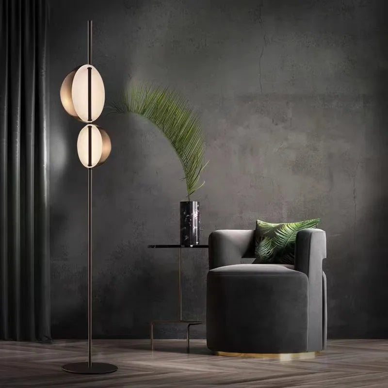 Lampada da Terra Superluna: Design Vintage e Illuminazione Accogliente