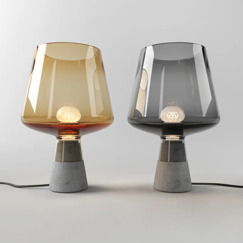 Lampada da Terra Nordica con Palloncino in Vetro: Design Moderno e Funzionalità