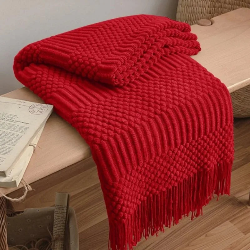 Coperta Lavorata a Maglia: Eleganza Nordica e Comfort per la Tua Casa