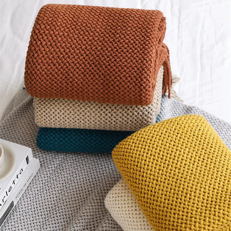 Coperta Lavorata a Maglia Nordic: Eleganza e Comfort per la Tua Casa