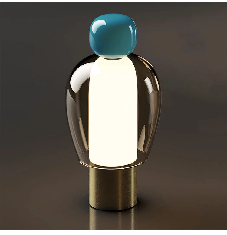 Lampada da Tavolo Ricaricabile a LED: Design Italiano e Funzionalità Portatile