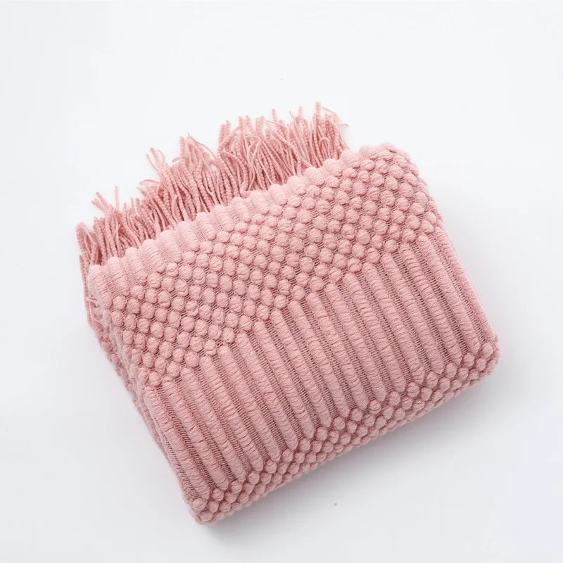 Coperta Lavorata a Maglia: Eleganza Nordica e Comfort per la Tua Casa