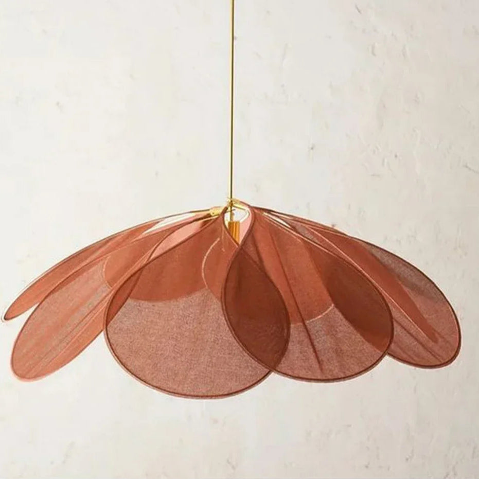 Lampadario a Fiori in Tessuto Artistico – Colore e Eleganza per i Tuoi Spazi