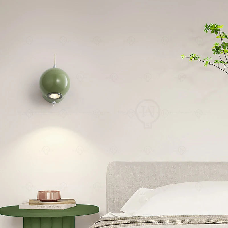 Lampada da Parete Minimalista di Lusso - Eleganza e Funzionalità per Ogni Camera