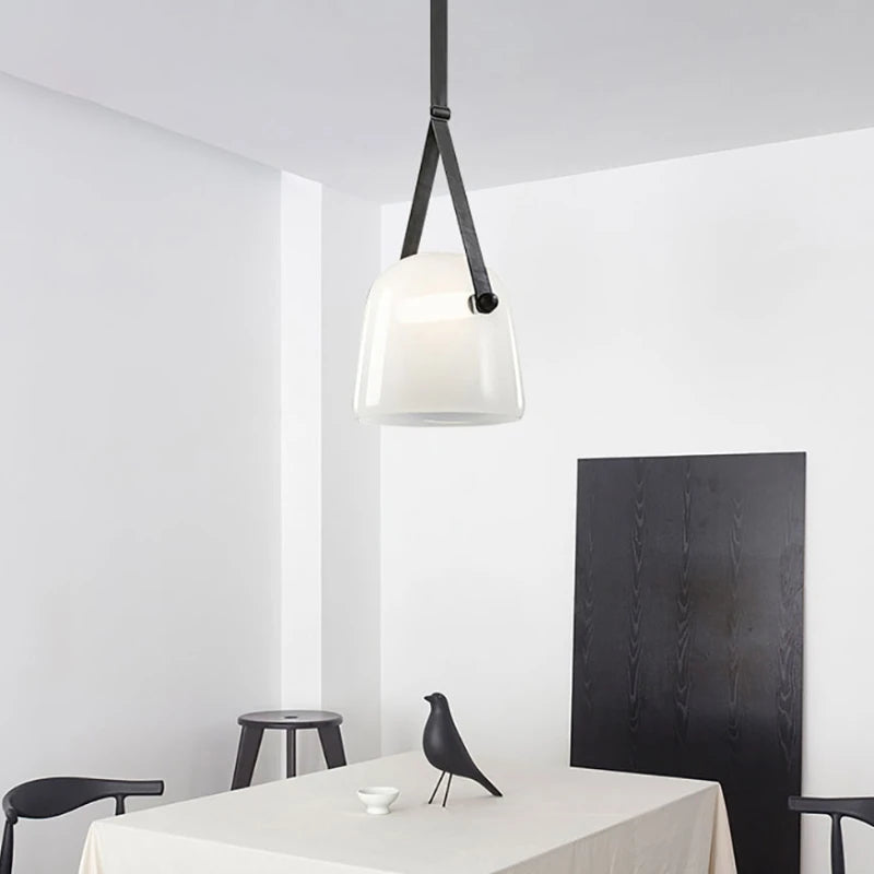 Lampada a Sospensione in Pelle e Vetro – Design Post-Moderno e Stile Art Decò