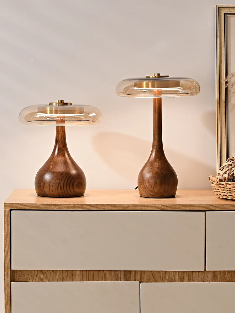 Lampada da Tavolo in Vetro e Noce - Eleganza e Raffinatezza per Ogni Ambiente