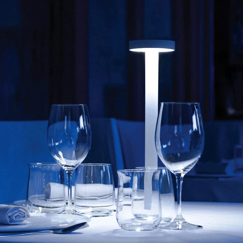 Lampada da Tavolo Wireless Moderna - Eleganza e Risparmio Energetico per Hotel e Casa