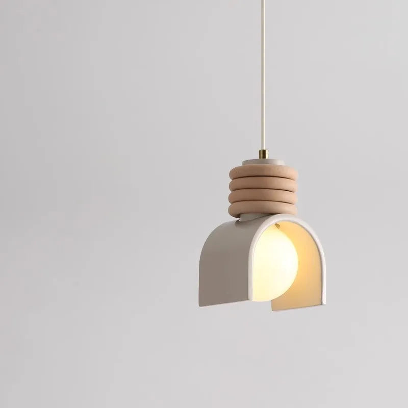 Lampada a Sospensione LED in Resina – Design Creativo e Illuminazione Regolabile