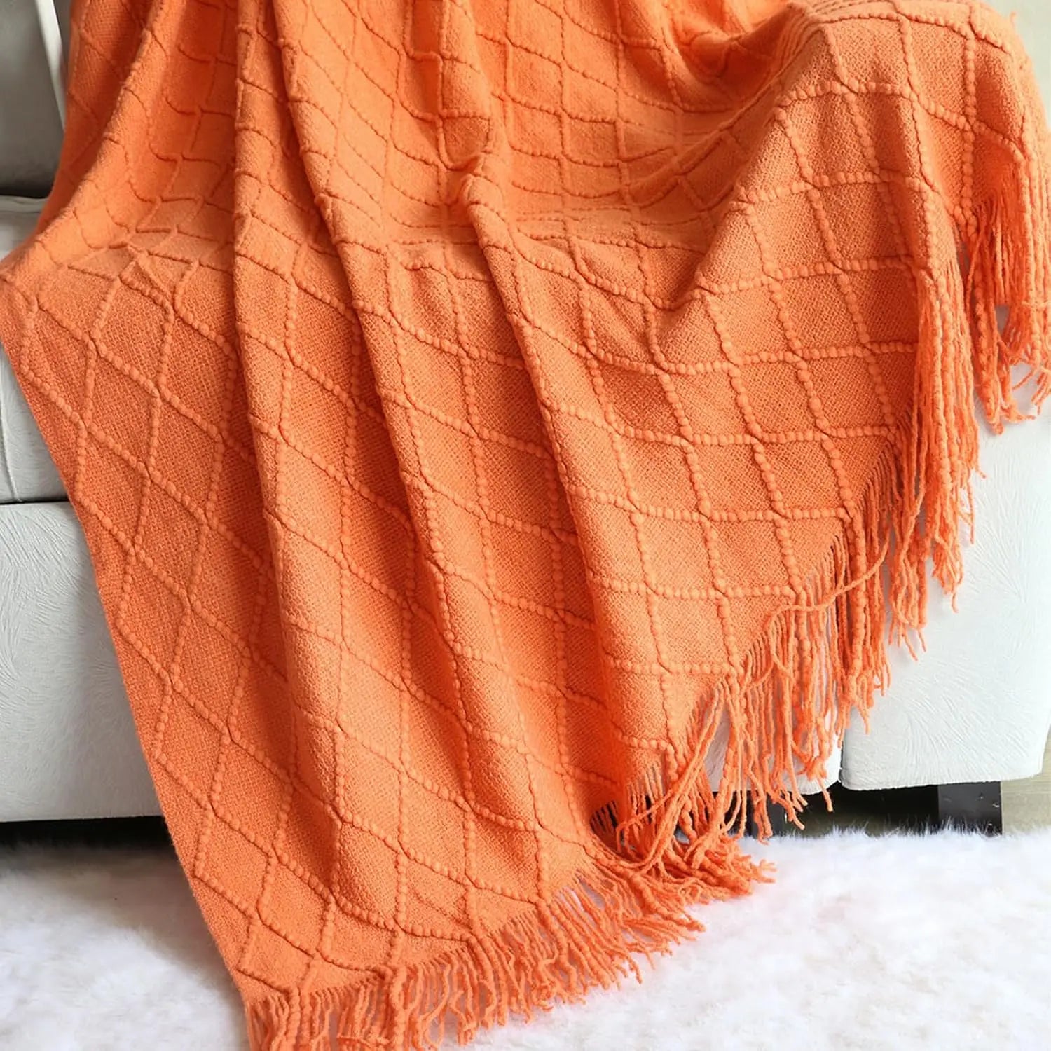 Coperta Lavorata a Maglia: Eleganza Nordica e Comfort per la Tua Casa