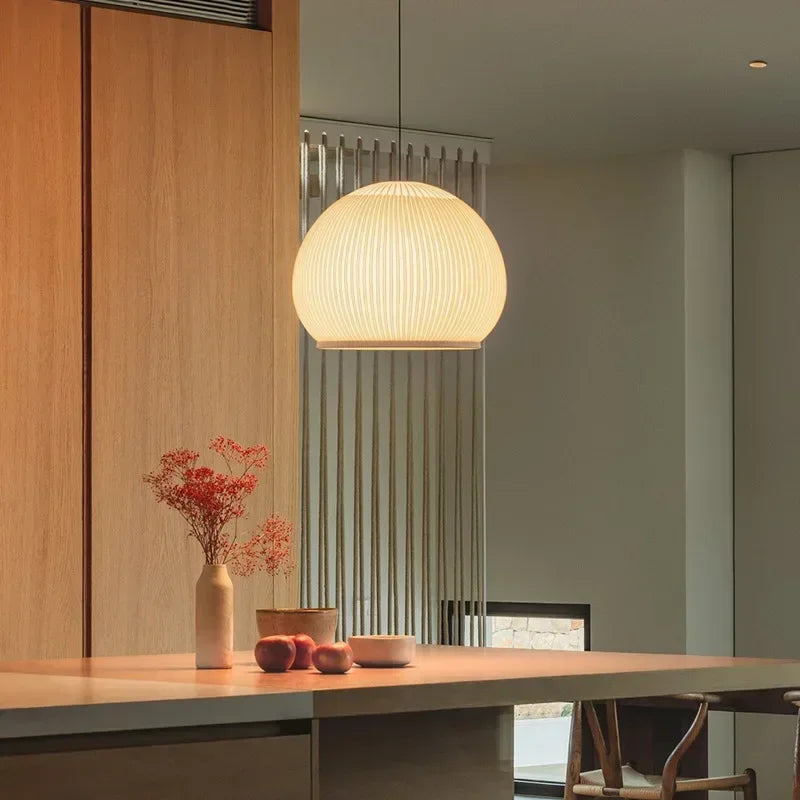 Lampada da Tavolo Bozzolo - Eleganza e Raffinatezza per Ogni Ambiente