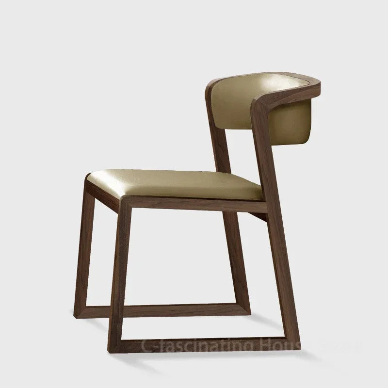 Eleganza Naturale con Poltrona in Legno Massello