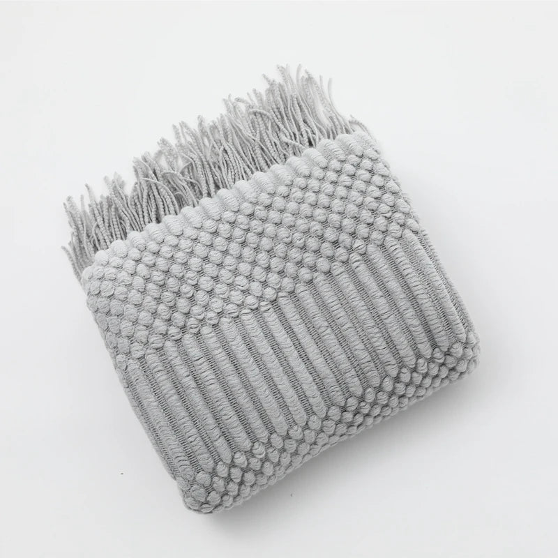 Coperta Lavorata a Maglia: Eleganza Nordica e Comfort per la Tua Casa