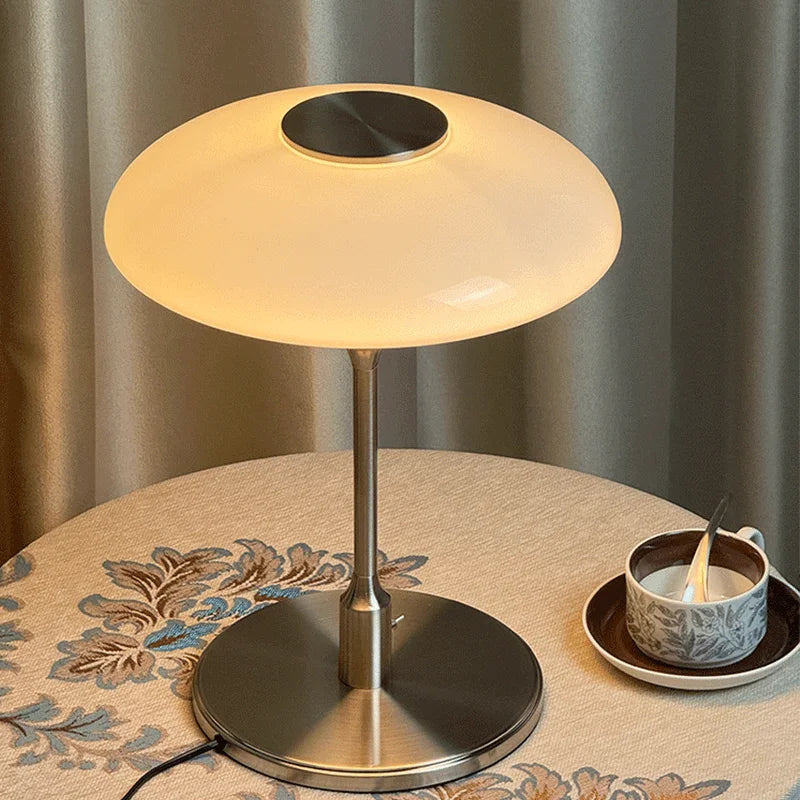 Lampada Bauhaus Danish Luce che parla di eleganza senza tempo