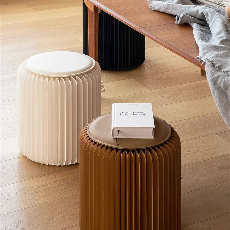 Sgabello Pieghevole MOMO - Eleganza e Funzionalità per Ogni Ambiente