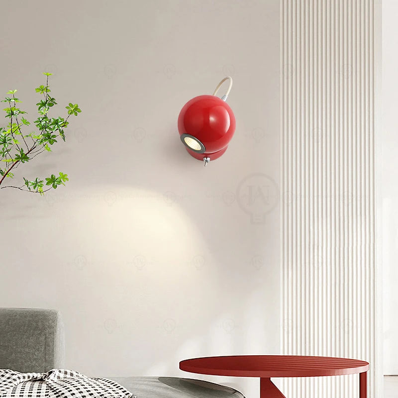 Lampada da Parete Minimalista di Lusso - Eleganza e Funzionalità per Ogni Camera