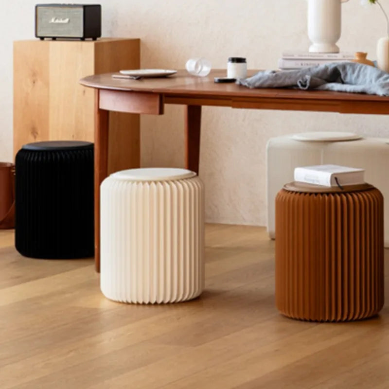 Sgabello Pieghevole MOMO - Eleganza e Funzionalità per Ogni Ambiente