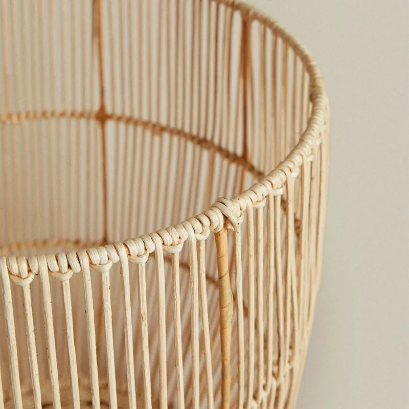 Cestino Portaoggetti in Rattan con Struttura in Ferro - Design Nordico e Funzionalità