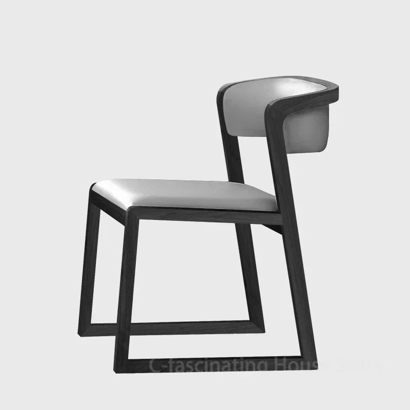 Eleganza Naturale con Poltrona in Legno Massello