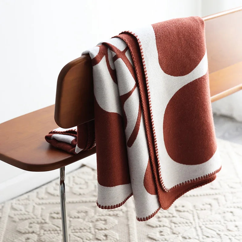 Coperta da Tiro in Acrilico - Calore e Comfort per Ogni Stanza