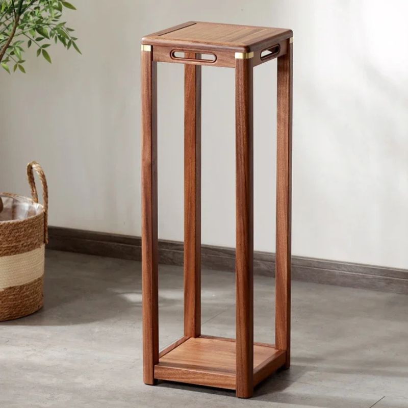 Supporto per Fiori in Legno Massello - Eleganza e Tradizione per la Tua Casa