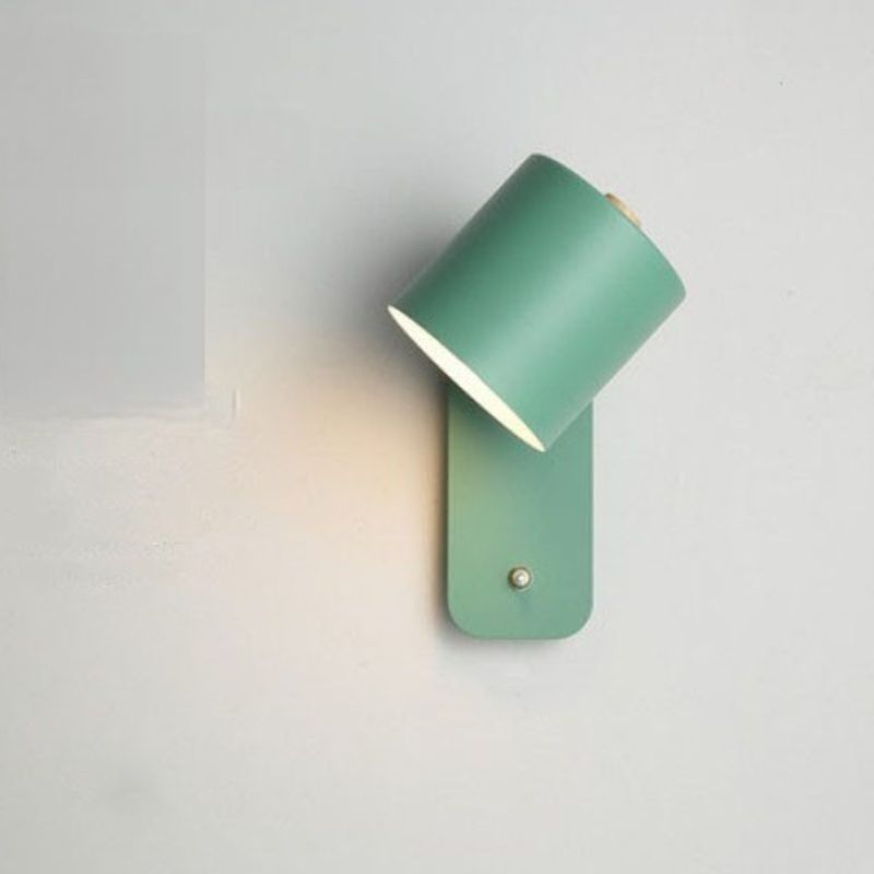 Eleganza Nordica con Lampada da Parete Minimalista