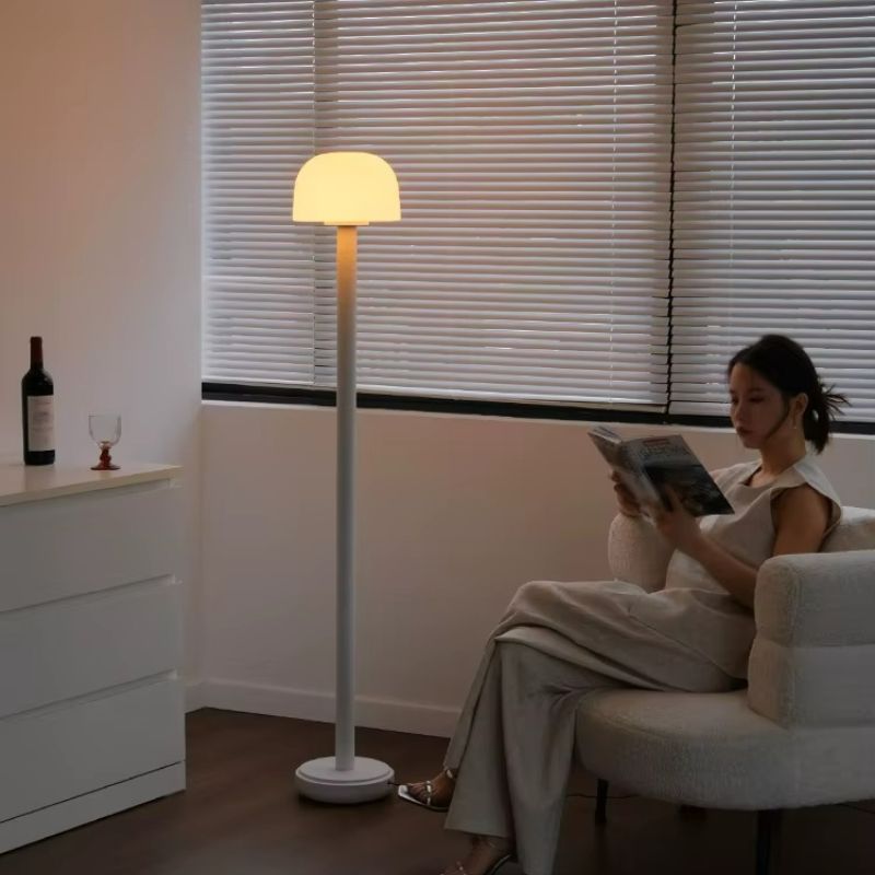 Raffinatezza Europea con Lampada LED da Terra