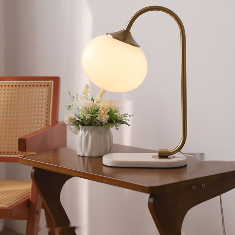 Luce d'Altri Tempi - Lampada da Comodino Stile Medioevale