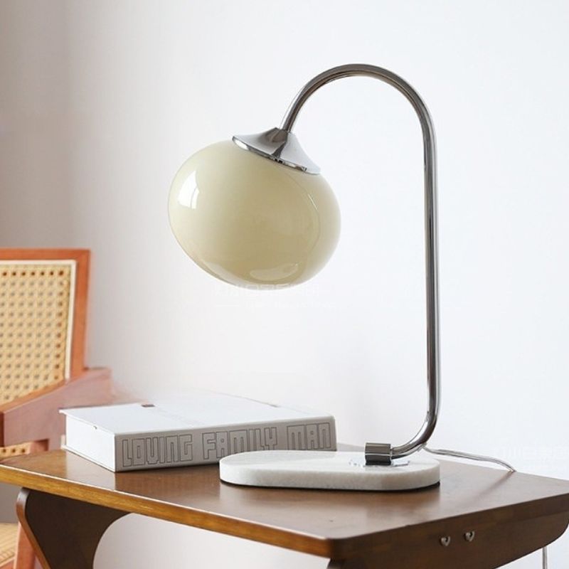 Luce d'Altri Tempi - Lampada da Comodino Stile Medioevale