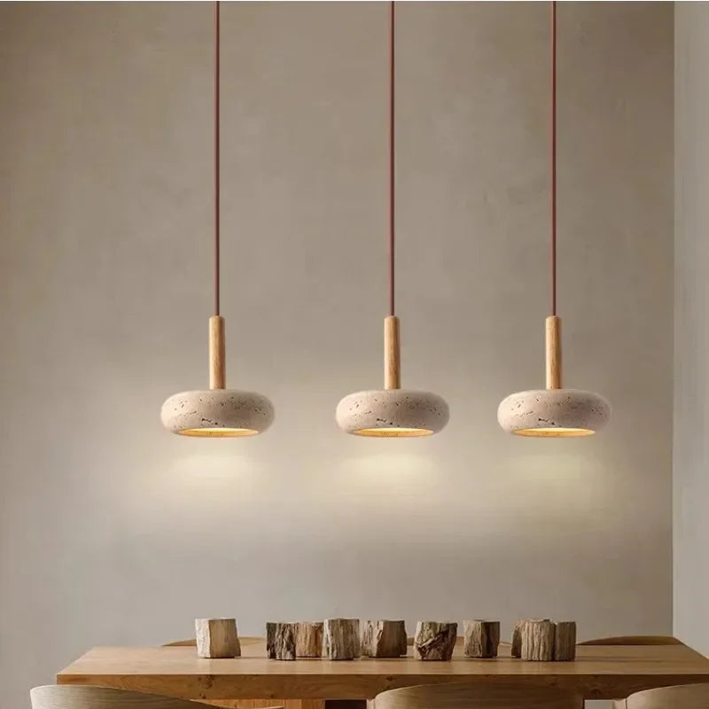 Lampadario Wabi-Sabi in Travertino Giallo - Eleganza e Raffinatezza per Ogni Ambiente